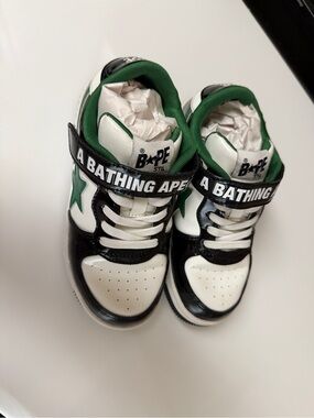A BATHING APE Kids Boys White BA BATHING APE Kids Boys White Black Star Sneakers